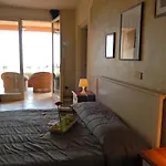 Il Fiore Del Garda 아파트호텔 3*