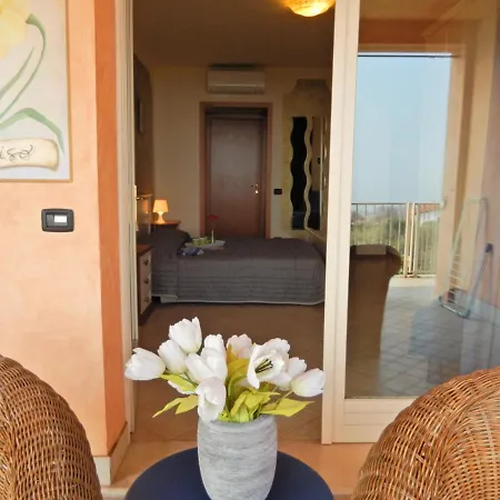 Il Fiore Del Garda Hotel apartamentowy 3*
