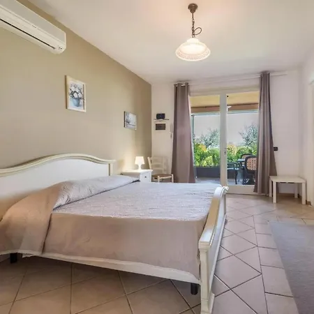 Hotel apartamentowy Il Fiore Del Garda Manerba del Garda
